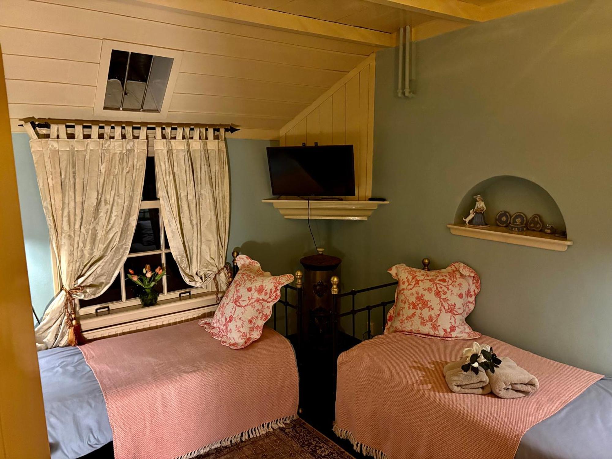 B&B Het Gasthuys อาเมอรองเงอ ภายนอก รูปภาพ